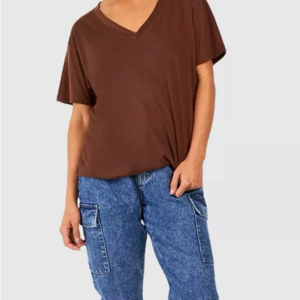 POL V-Neck Women's Tee - Picture 2 of 4